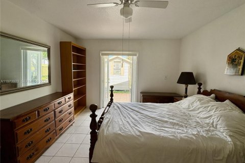 Купить виллу или дом в Майами, Флорида 3 спальни, 129.69м2, № 2033679 - фото 16