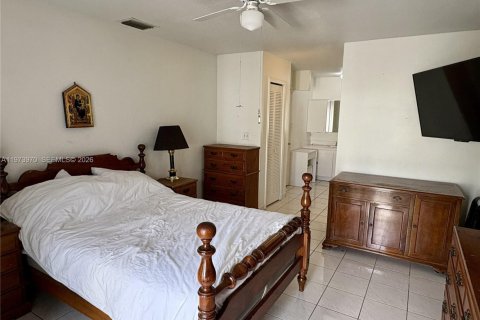 Купить виллу или дом в Майами, Флорида 3 спальни, 129.69м2, № 2033679 - фото 19