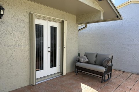 Купить виллу или дом в Майами, Флорида 3 спальни, 129.69м2, № 2033679 - фото 24