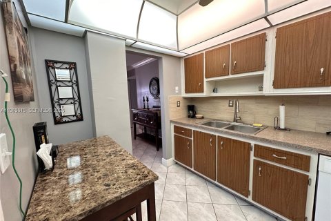 Снять в аренду кондоминиум в Санни-Айлс-Бич, Флорида 2 спальни, 91.97м2, № 2025335 - фото 10