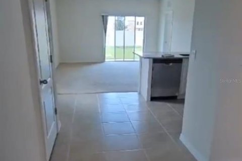 Casa en alquiler en Poinciana, Florida, 3 dormitorios, 139.73 m2 № 1717878 - foto 2