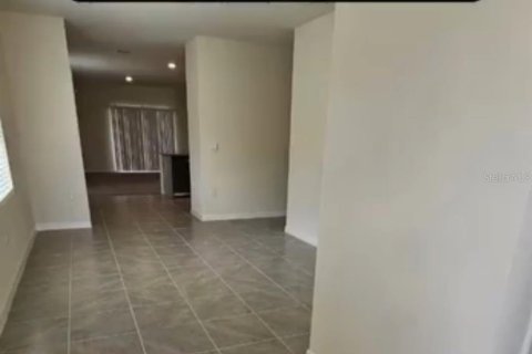 Casa en alquiler en Poinciana, Florida, 3 dormitorios, 139.73 m2 № 1717878 - foto 3