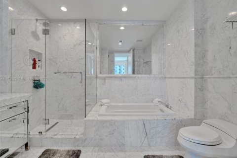 Copropriété à louer à Sunny Isles Beach, Floride: 2 chambres, 148.55 m2 № 1980465 - photo 24