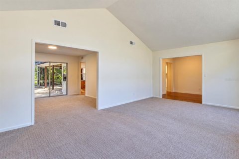 House in Longwood, Florida 4 bedrooms, 250 sq.m. № 2431183 - photo 7