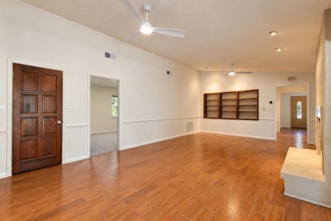 House in Longwood, Florida 4 bedrooms, 250 sq.m. № 2431183 - photo 14