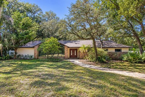House in Longwood, Florida 4 bedrooms, 250 sq.m. № 2431183 - photo 2