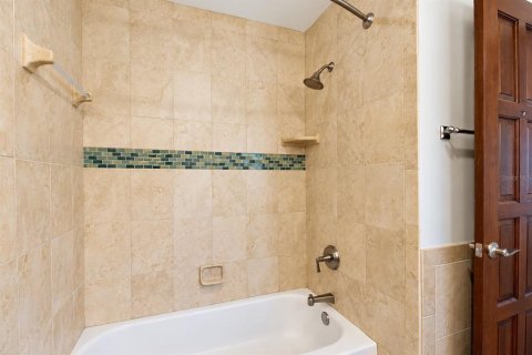 House in Longwood, Florida 4 bedrooms, 250 sq.m. № 2431183 - photo 28