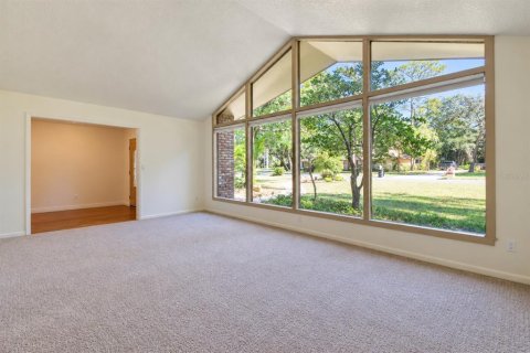 House in Longwood, Florida 4 bedrooms, 250 sq.m. № 2431183 - photo 6
