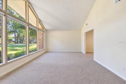 House in Longwood, Florida 4 bedrooms, 250 sq.m. № 2431183 - photo 5