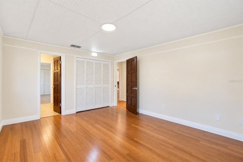 House in Longwood, Florida 4 bedrooms, 250 sq.m. № 2431183 - photo 23