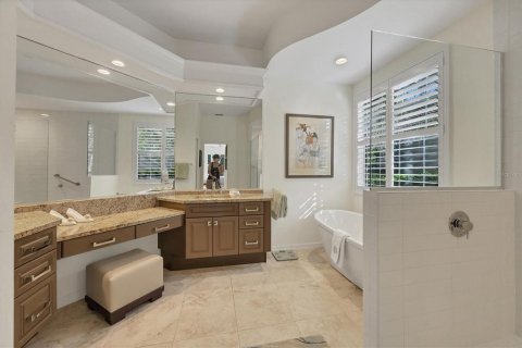 Villa ou maison à vendre à University Park, Floride: 3 chambres, 217.21 m2 № 2093245 - photo 18