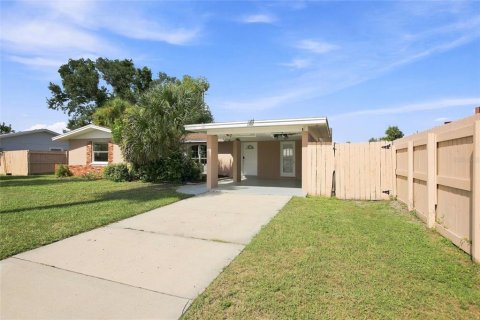 House in Venice, Florida 2 bedrooms, 132.01 sq.m. № 2322875 - photo 5