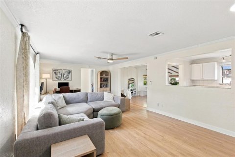 House in Venice, Florida 2 bedrooms, 132.01 sq.m. № 2322875 - photo 12
