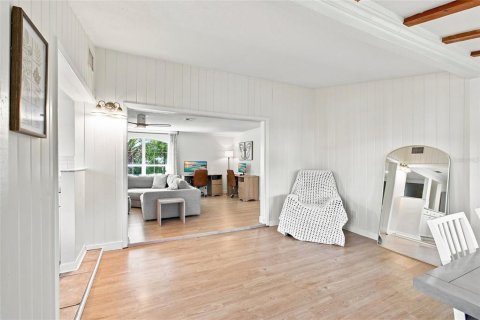House in Venice, Florida 2 bedrooms, 132.01 sq.m. № 2322875 - photo 19