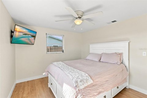 House in Venice, Florida 2 bedrooms, 132.01 sq.m. № 2322875 - photo 28