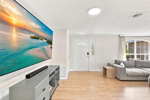 House in Venice, Florida 2 bedrooms, 132.01 sq.m. № 2322875 - photo 9