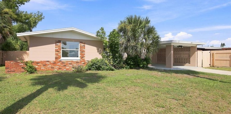 House in Venice, Florida 2 bedrooms, 132.01 sq.m. № 2322875