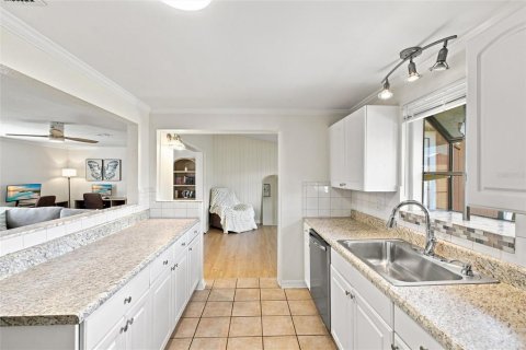 House in Venice, Florida 2 bedrooms, 132.01 sq.m. № 2322875 - photo 17