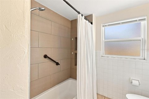 House in Venice, Florida 2 bedrooms, 132.01 sq.m. № 2322875 - photo 25