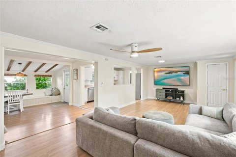House in Venice, Florida 2 bedrooms, 132.01 sq.m. № 2322875 - photo 14
