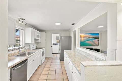 House in Venice, Florida 2 bedrooms, 132.01 sq.m. № 2322875 - photo 15