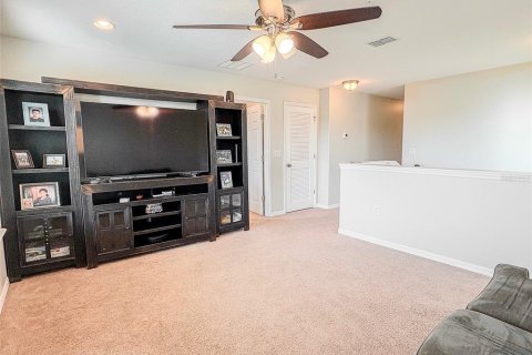 House in Orlando, Florida 4 bedrooms, 217.86 sq.m. № 2128907 - photo 23