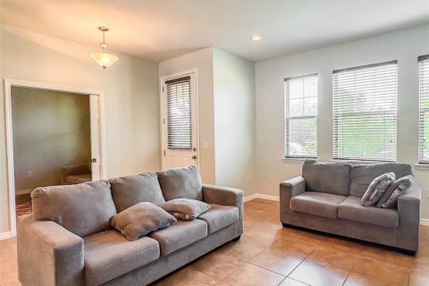 House in Orlando, Florida 4 bedrooms, 217.86 sq.m. № 2128907 - photo 4