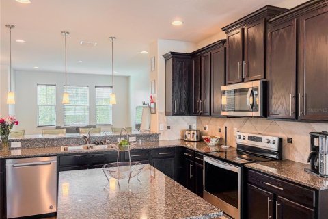 House in Orlando, Florida 4 bedrooms, 217.86 sq.m. № 2128907 - photo 18