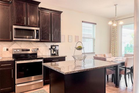House in Orlando, Florida 4 bedrooms, 217.86 sq.m. № 2128907 - photo 17
