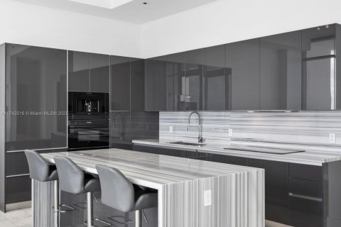 Copropriété à vendre à Miami, Floride: 3 chambres, 196.67 m2 № 1738536 - photo 9
