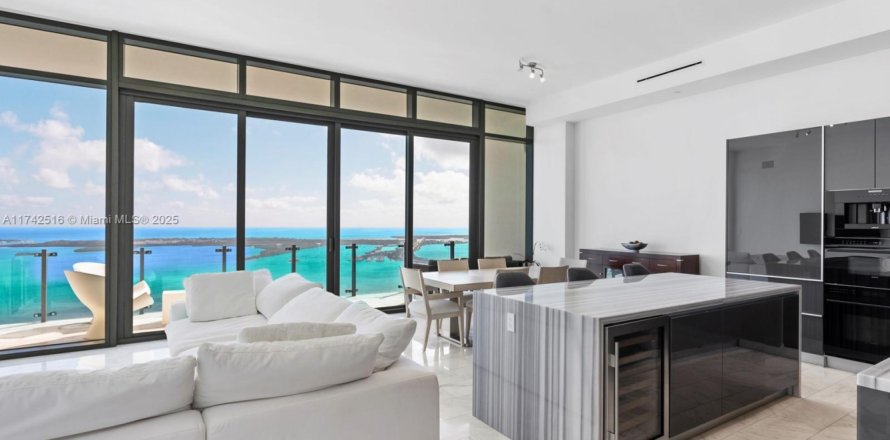 Condo à Miami, Floride, 3 chambres  № 1738536