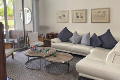 Купить виллу или дом в Уэстон, Флорида 5 спален, 237.27м2, № 2146053 - фото 4