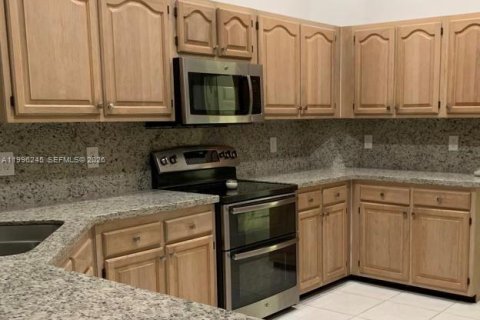Купить виллу или дом в Уэстон, Флорида 5 спален, 237.27м2, № 2146053 - фото 11