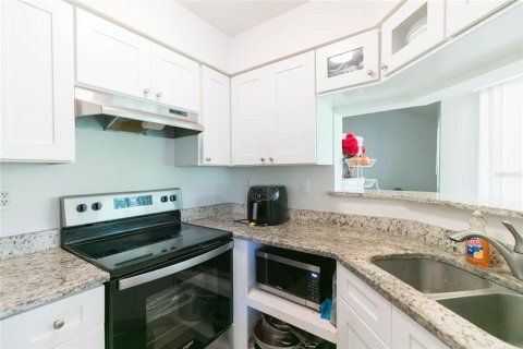 Condo in Tampa, Florida, 2 bedrooms № 2199083 - photo 20
