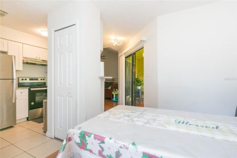 Condo in Tampa, Florida, 2 bedrooms № 2199083 - photo 23