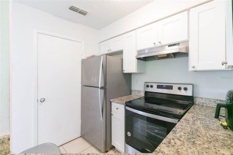 Condo in Tampa, Florida, 2 bedrooms № 2199083 - photo 21