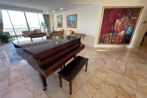 Condominio en venta en Aventura, Florida, 3 dormitorios, 242.01 m2 № 1823505 - foto 4