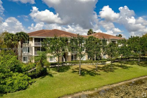 Copropriété à louer à Coral Springs, Floride: 3 chambres, 116.59 m2 № 2390200 - photo 2
