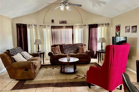 Copropriété à louer à Kissimmee, Floride: 3 chambres, 116.13 m2 № 1899086 - photo 5