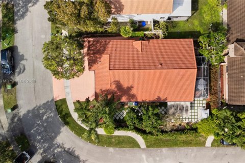 House in Pembroke Pines, Florida 4 bedrooms, 179.77 sq.m. № 1951653 - photo 23