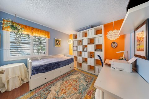 House in Pembroke Pines, Florida 4 bedrooms, 179.77 sq.m. № 1951653 - photo 17