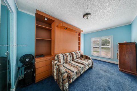House in Pembroke Pines, Florida 4 bedrooms, 179.77 sq.m. № 1951653 - photo 19