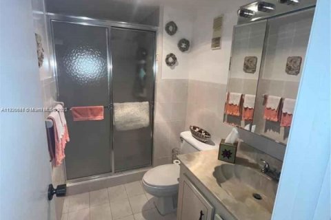 Condominio en venta en Pembroke Pines, Florida, 2 dormitorios, 102.19 m2 № 1806261 - foto 11
