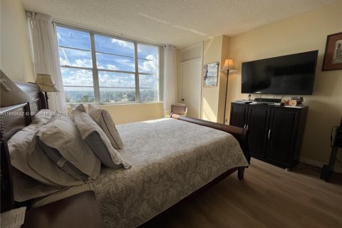 Condominio en venta en Pembroke Pines, Florida, 2 dormitorios, 102.19 m2 № 1806261 - foto 13