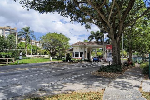Condominio en venta en Pembroke Pines, Florida, 2 dormitorios, 102.19 m2 № 1806261 - foto 17