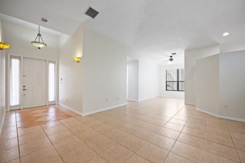House in Tamarac, Florida 3 bedrooms, 188.78 sq.m. № 2180248 - photo 4