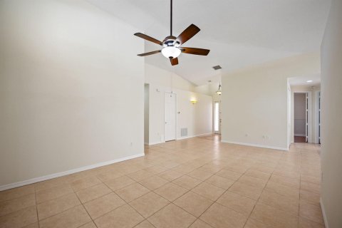 House in Tamarac, Florida 3 bedrooms, 188.78 sq.m. № 2180248 - photo 7