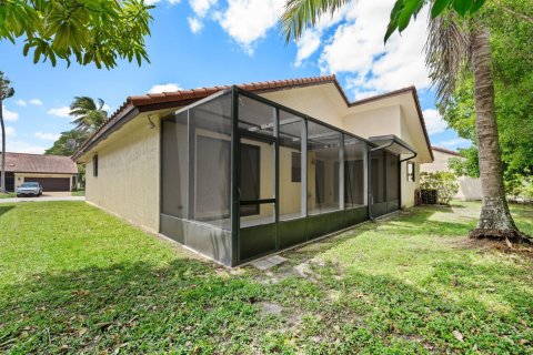 House in Tamarac, Florida 3 bedrooms, 188.78 sq.m. № 2180248 - photo 25
