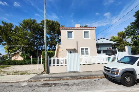 Immobilier commercial à vendre à Miami, Floride: 105.91 m2 № 1967380 - photo 4