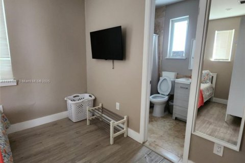 Immobilier commercial à vendre à Miami, Floride: 105.91 m2 № 1967380 - photo 9